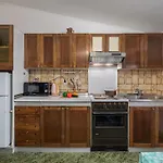 Apartament House Astrid - Happy